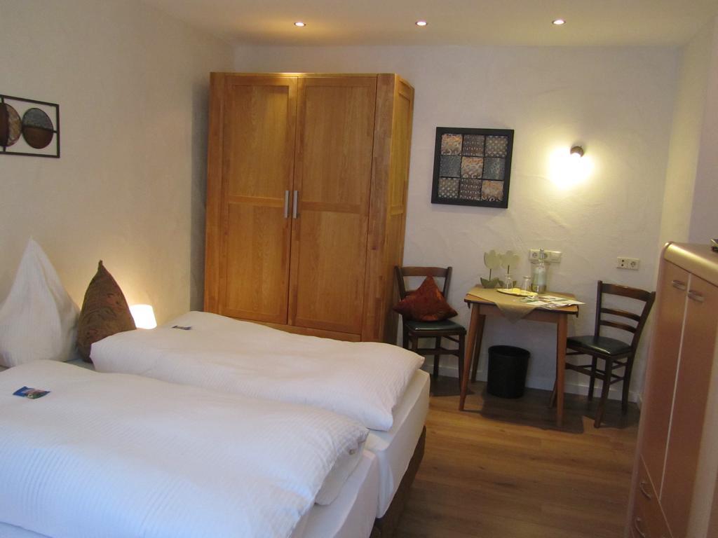 Moselland Hotel Im Enderttal Zum Onkel Willi コッヘム 部屋 写真